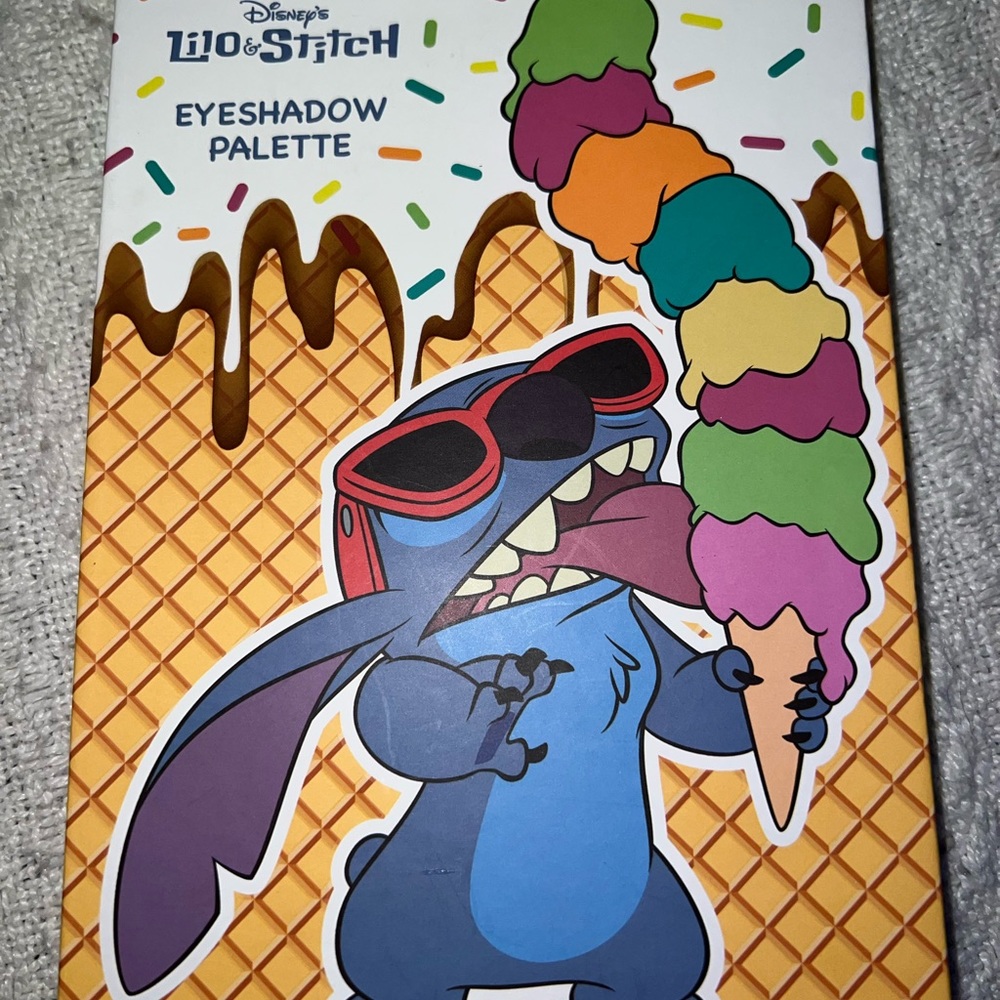 Lilo and stitch eyeshadow pallete